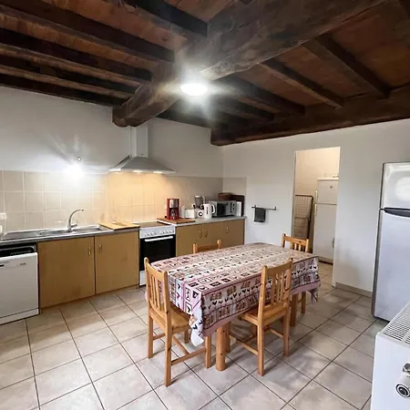 Holiday home Isole Au Calme Avec Cheminee, Grand Jardin Et Chemins Prives - Fr-1-496-100
